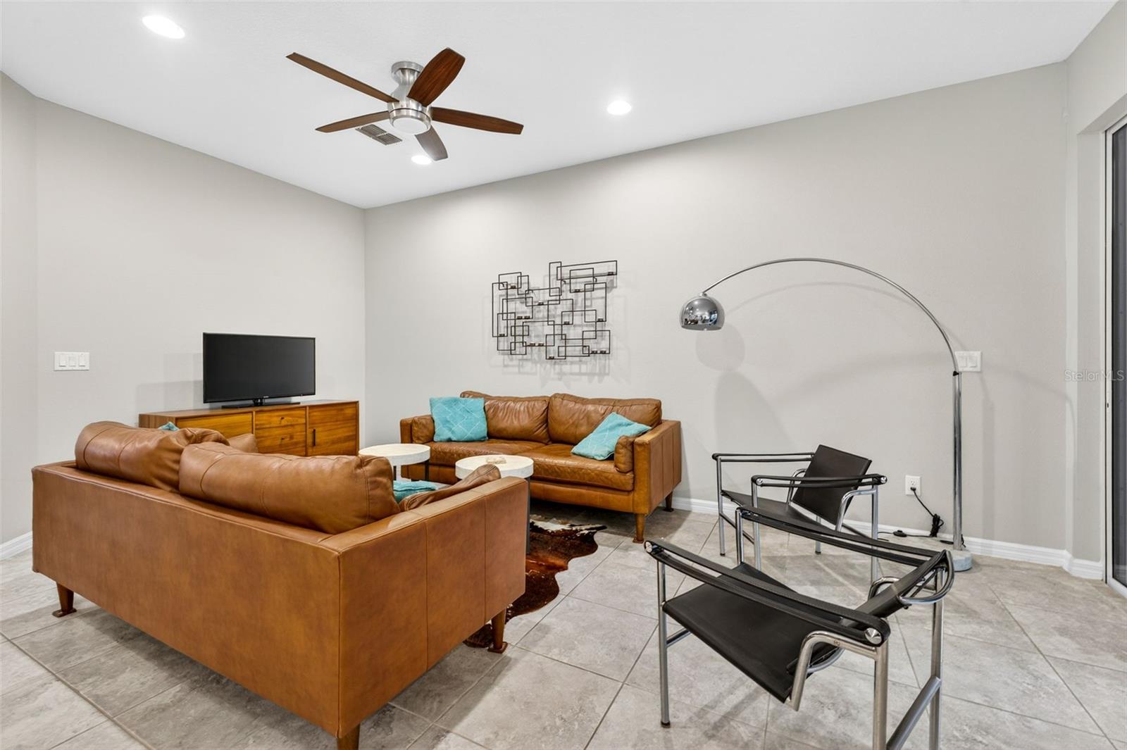 TUSCANY WOODS PRESERVE - Residential