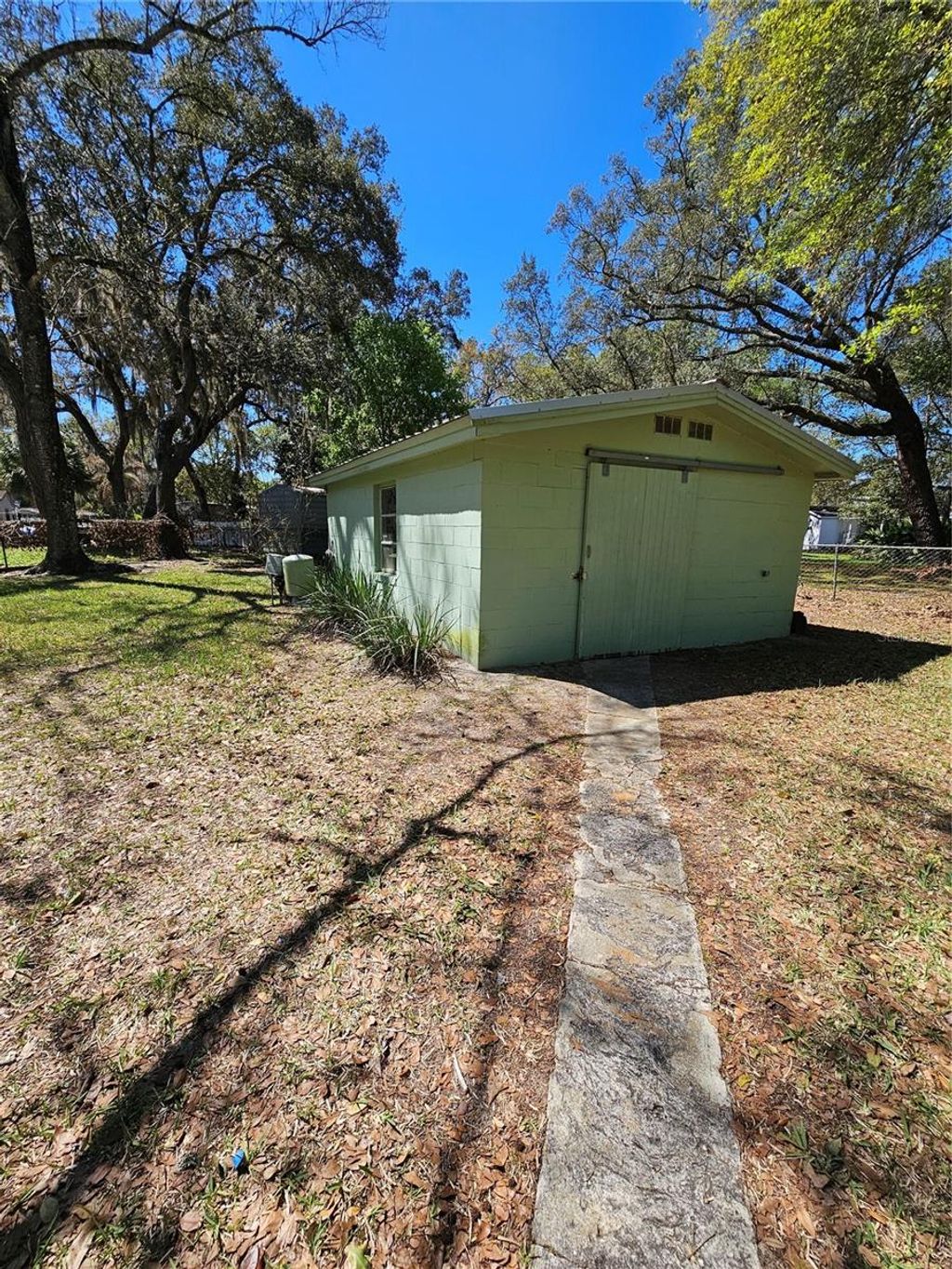 Photo of 1550 SE 169th Terrace Road, Silver Springs, FL 34488 (MLS # OM720969)