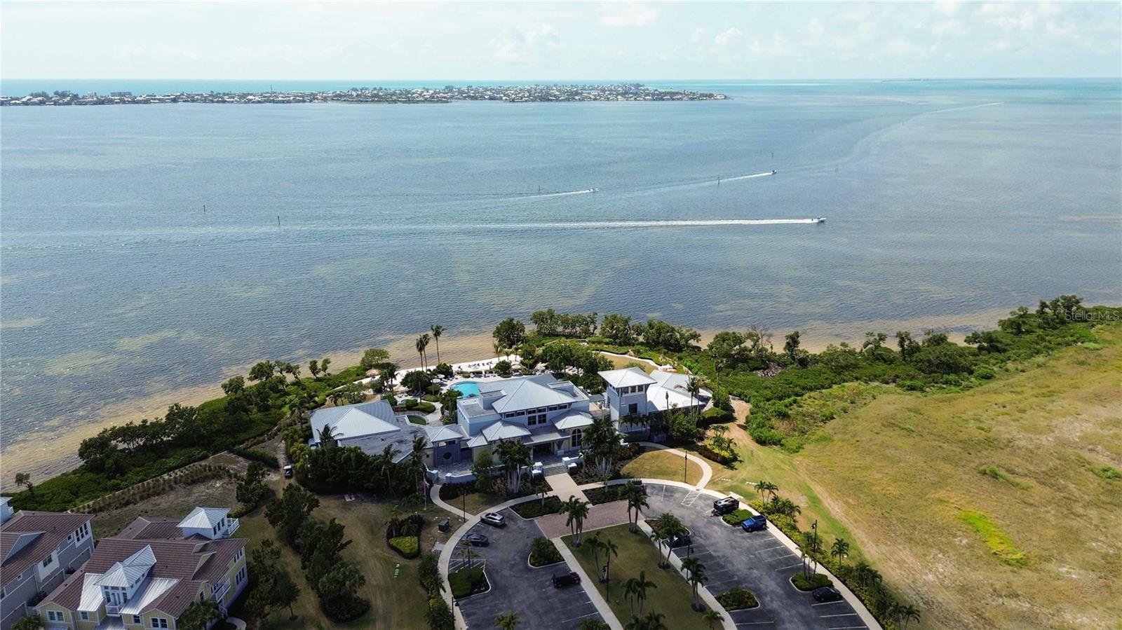 MARINA WALK ON ONE PARTICULAR HARBOUR - Residential