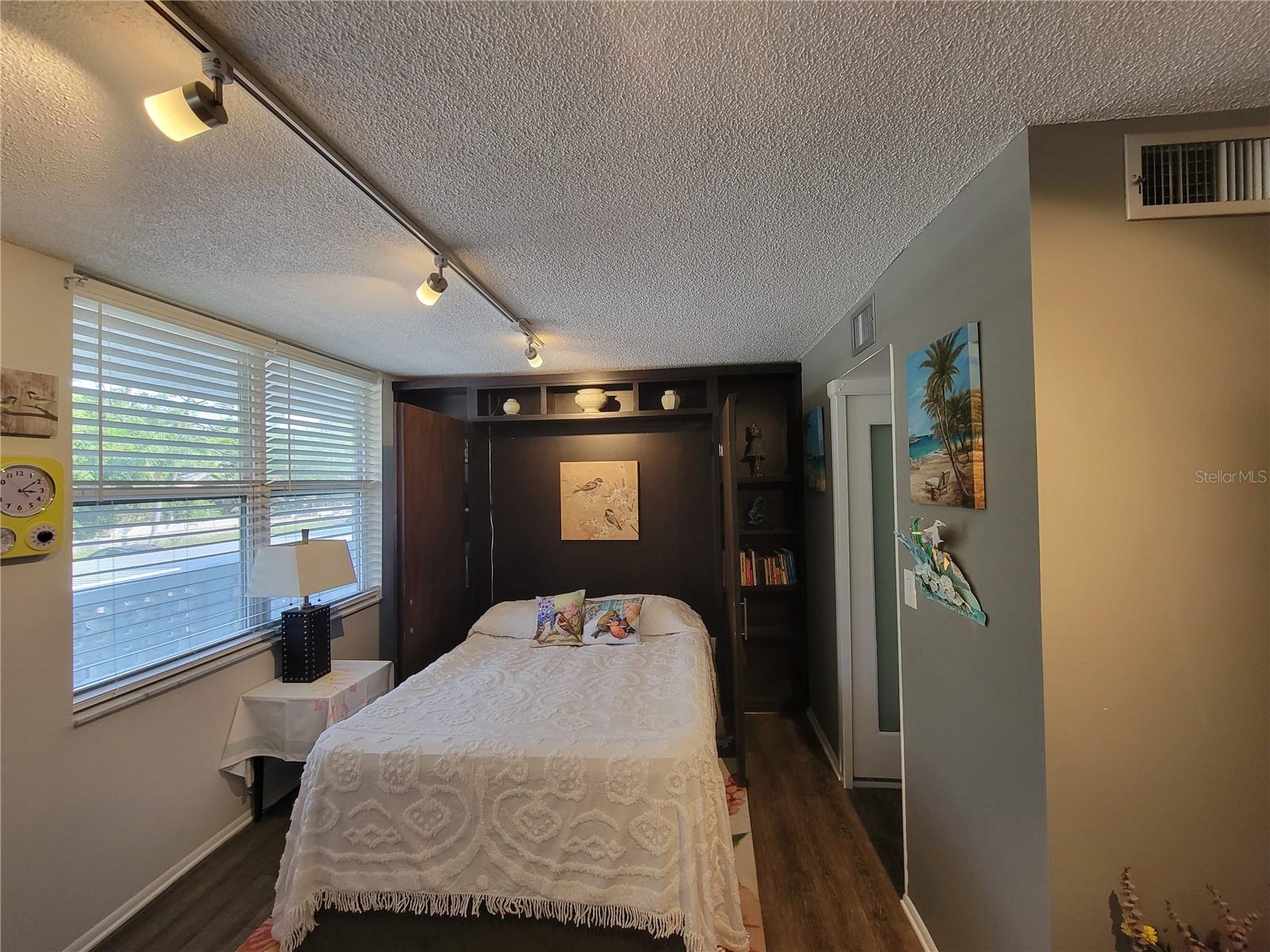 WINSTON PARK NORTHEAST - Residential