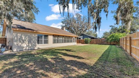 A home in LAKELAND