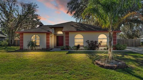 A home in LAKELAND