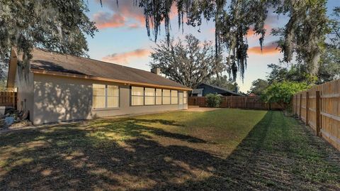 A home in LAKELAND