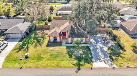 A home in LAKELAND