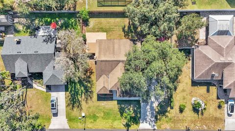 A home in LAKELAND