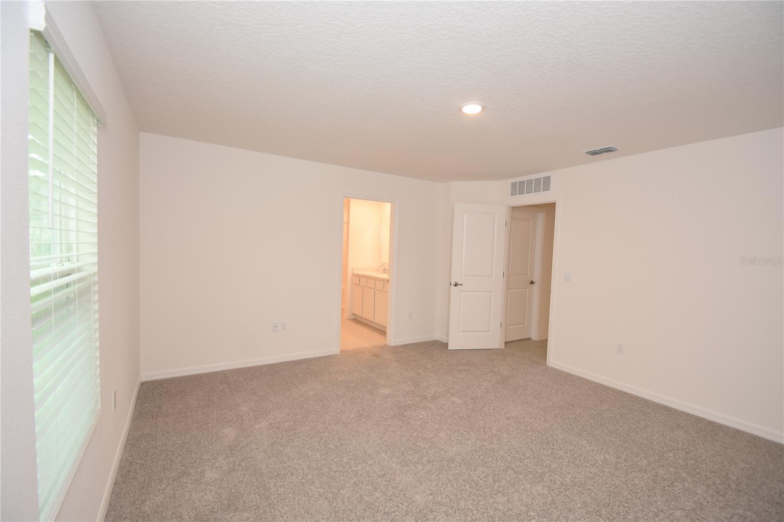QUAIL HOLLOW - Residential Lease