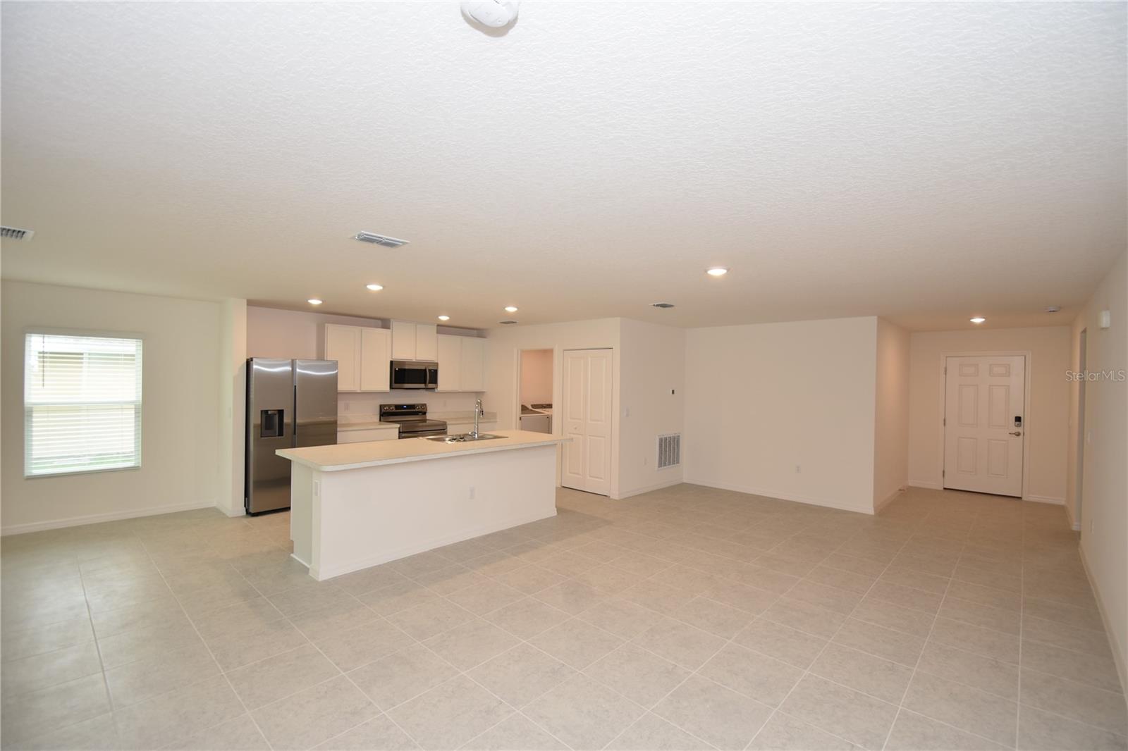 QUAIL HOLLOW - Residential Lease