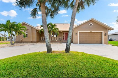 A home in PORT CHARLOTTE