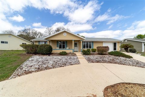 Photo of 10806 SW 81st Court Road, Ocala, FL 34481 (MLS # OM720820)