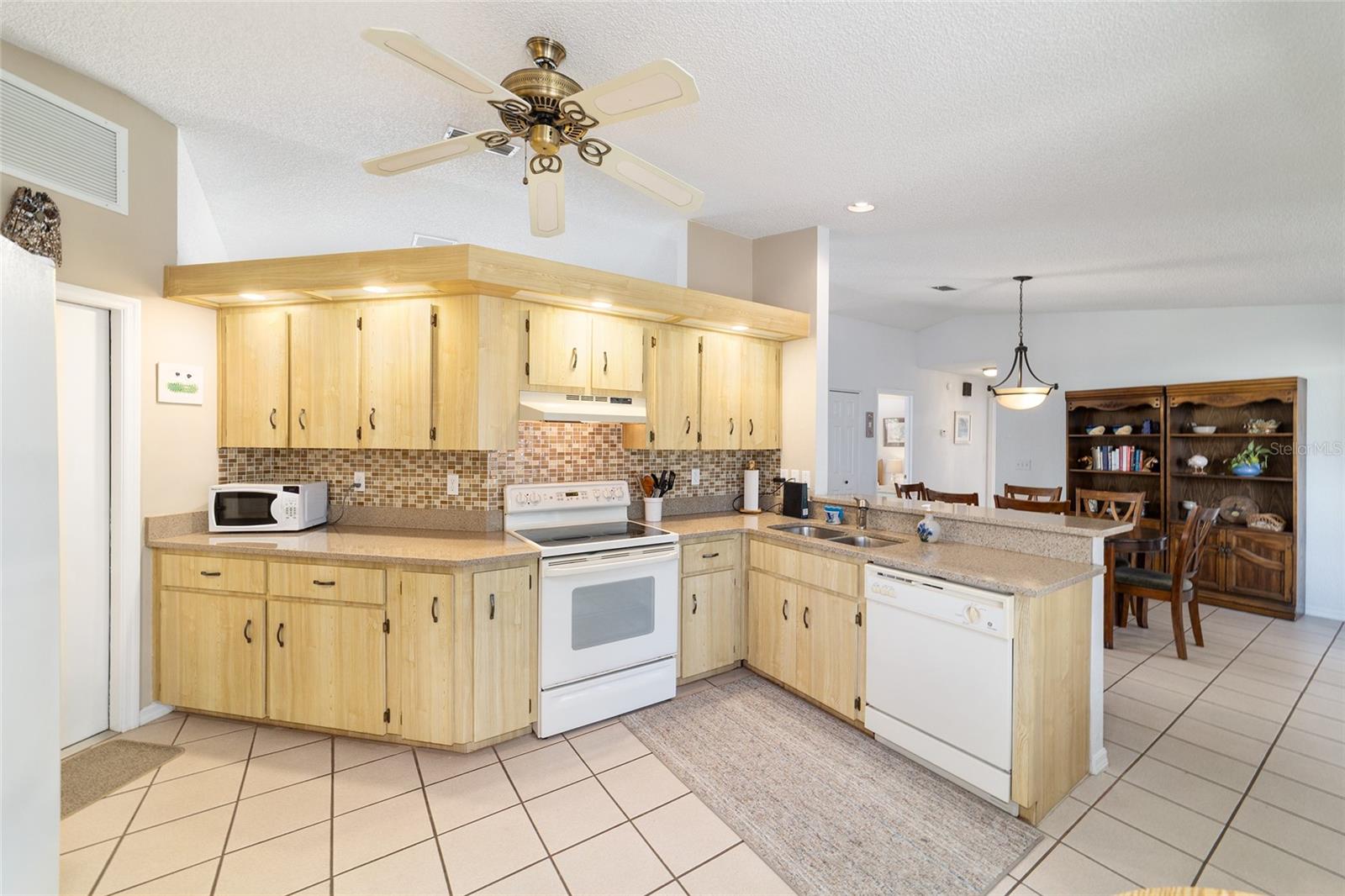 OAK RUN COUNTRY CLUB - Residential