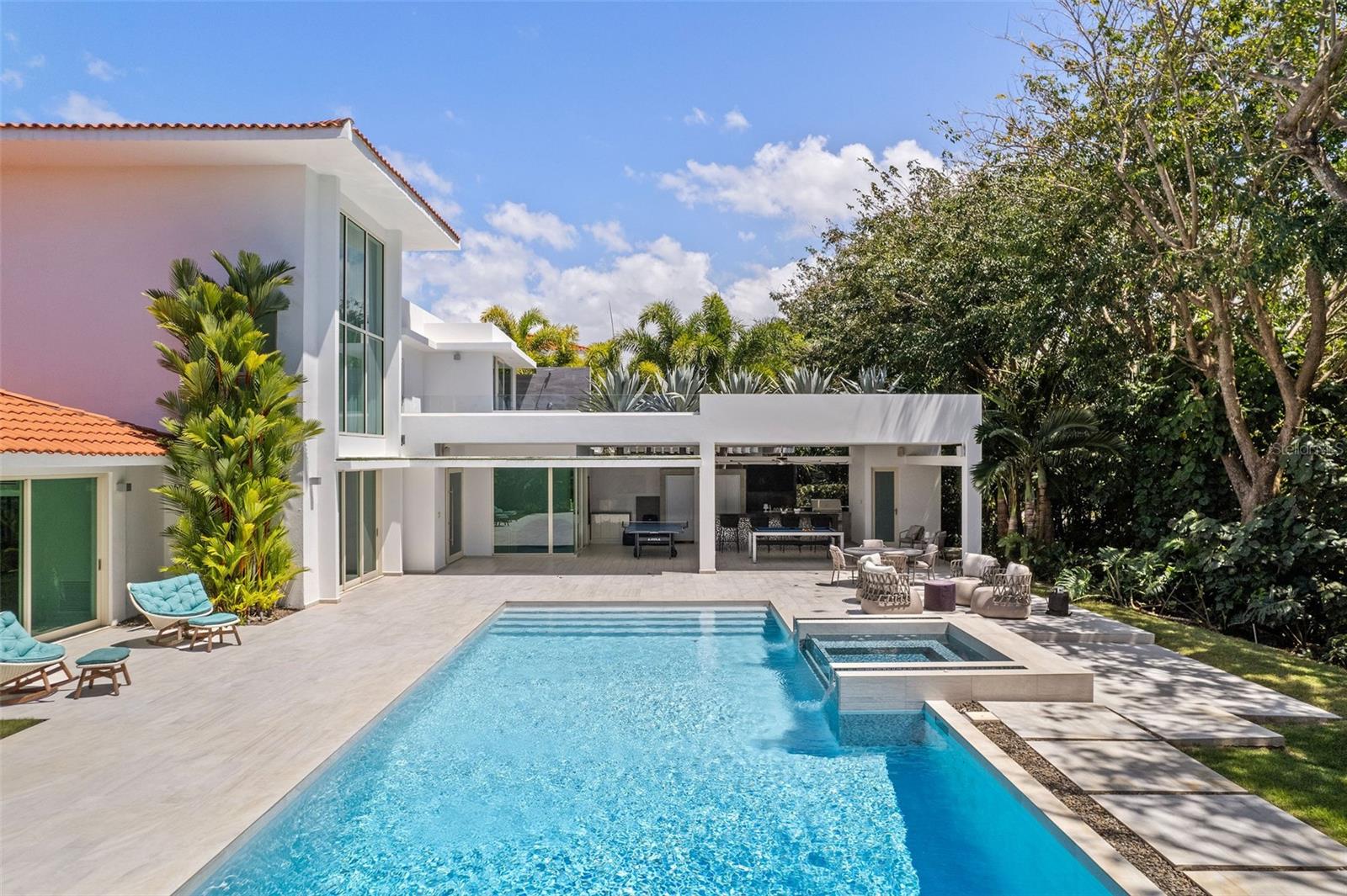 DORADO BEACH EAST - Residential