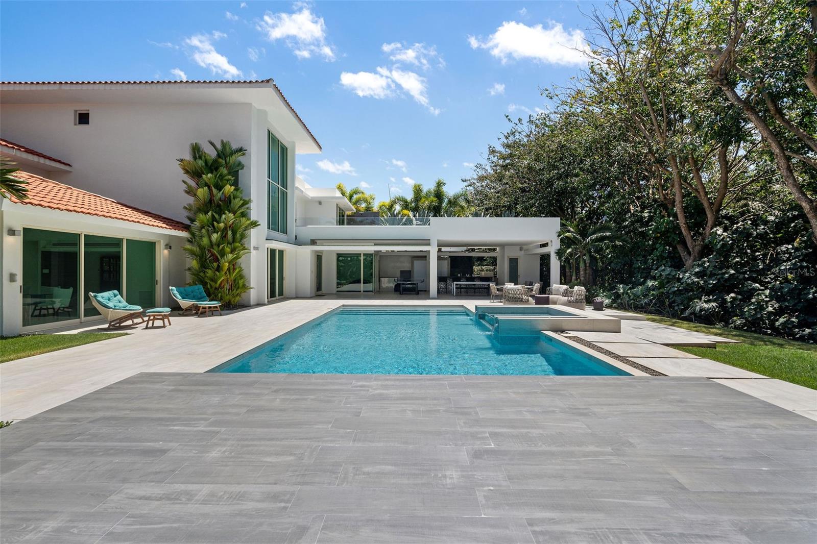 DORADO BEACH EAST - Residential