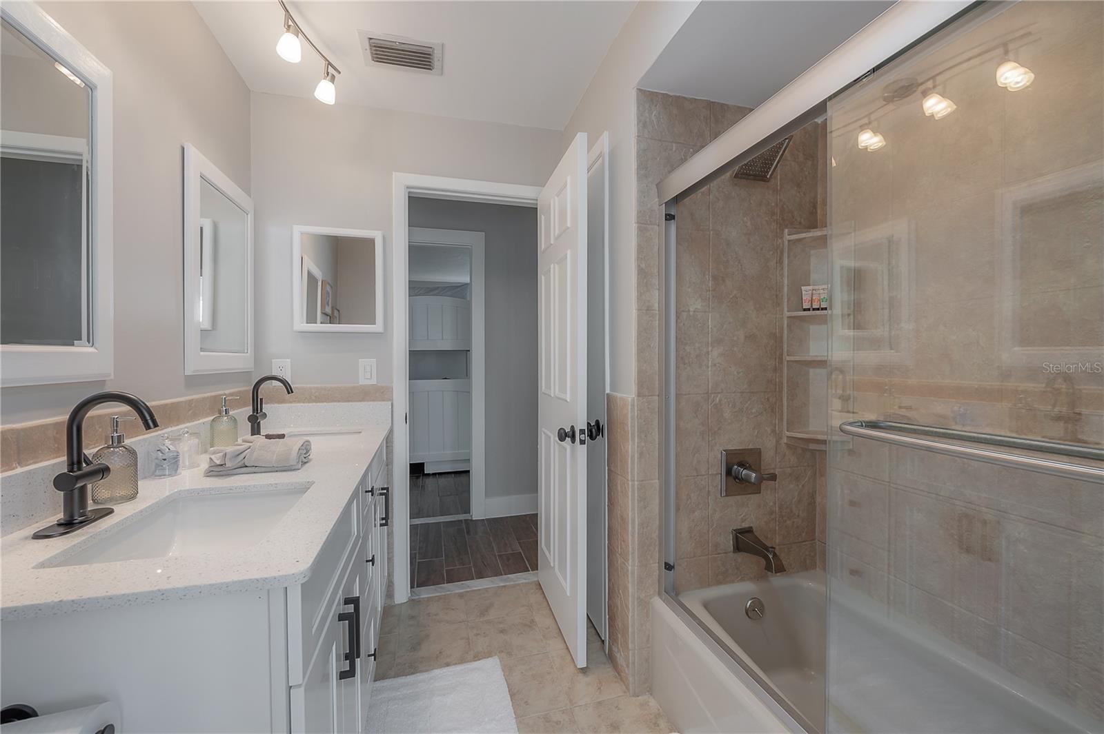 APOLLO BEACH UNIT 13 PT 1 RE - Residential
