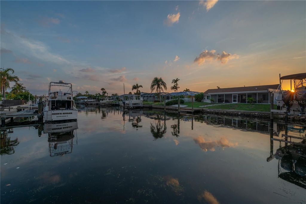 Photo of 6322 Cottonwood Lane, Apollo Beach, FL 33572 (MLS # TB8508945)