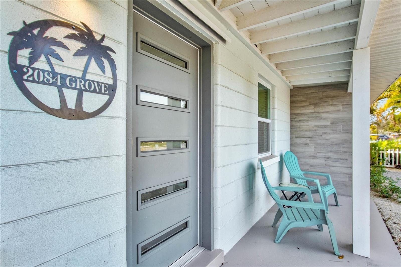 Welcome to the "Beach Grove" house, a coastal chic 3 bedroom 2 bathroom heated pool and spa home with private fenced backyard that can easily sleep 8-10 guests. This home sits just minutes from Siesta Key with walkability to shopping and dining right out your front door. There's room for the entire family with 5 beds including 2 queen pullout sleeper sofas, 2 bathrooms and 2 sets of laundry facilities. A separate mother-in-law suite allows for dynamic groups of family and friends. Bring the dog too! ***This is an active short term vacation rental that can be rented weekly, monthly, or seasonally. Please feel free to view our airbnb listing as well:
https://www.airbnb.com/rooms/1067346051888713746?guests=1&adults=1&s=67&unique_share_id=160e7391-baee-467d-bf0c-cf84afac8777
