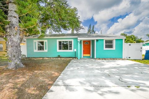 115 41ST AVENUE NE ST PETERSBURG FL 33703