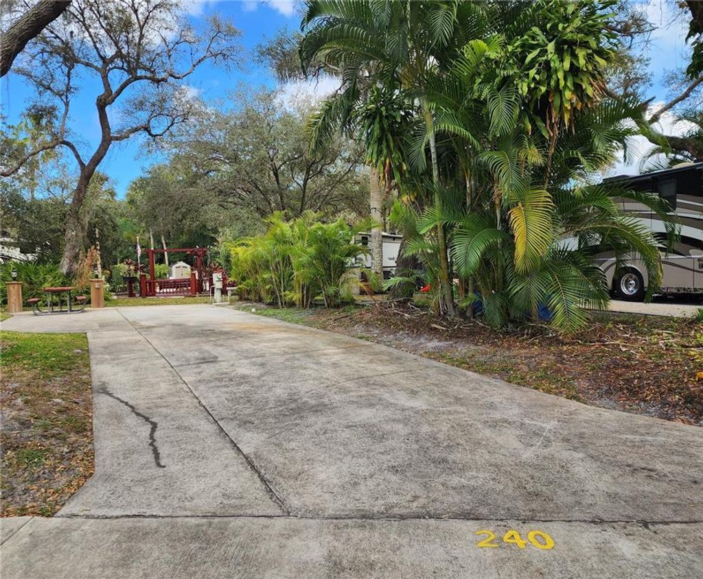 Photo of 240 STALLION LANE, LAKE WALES, FL 33898 (MLS # P4924331)