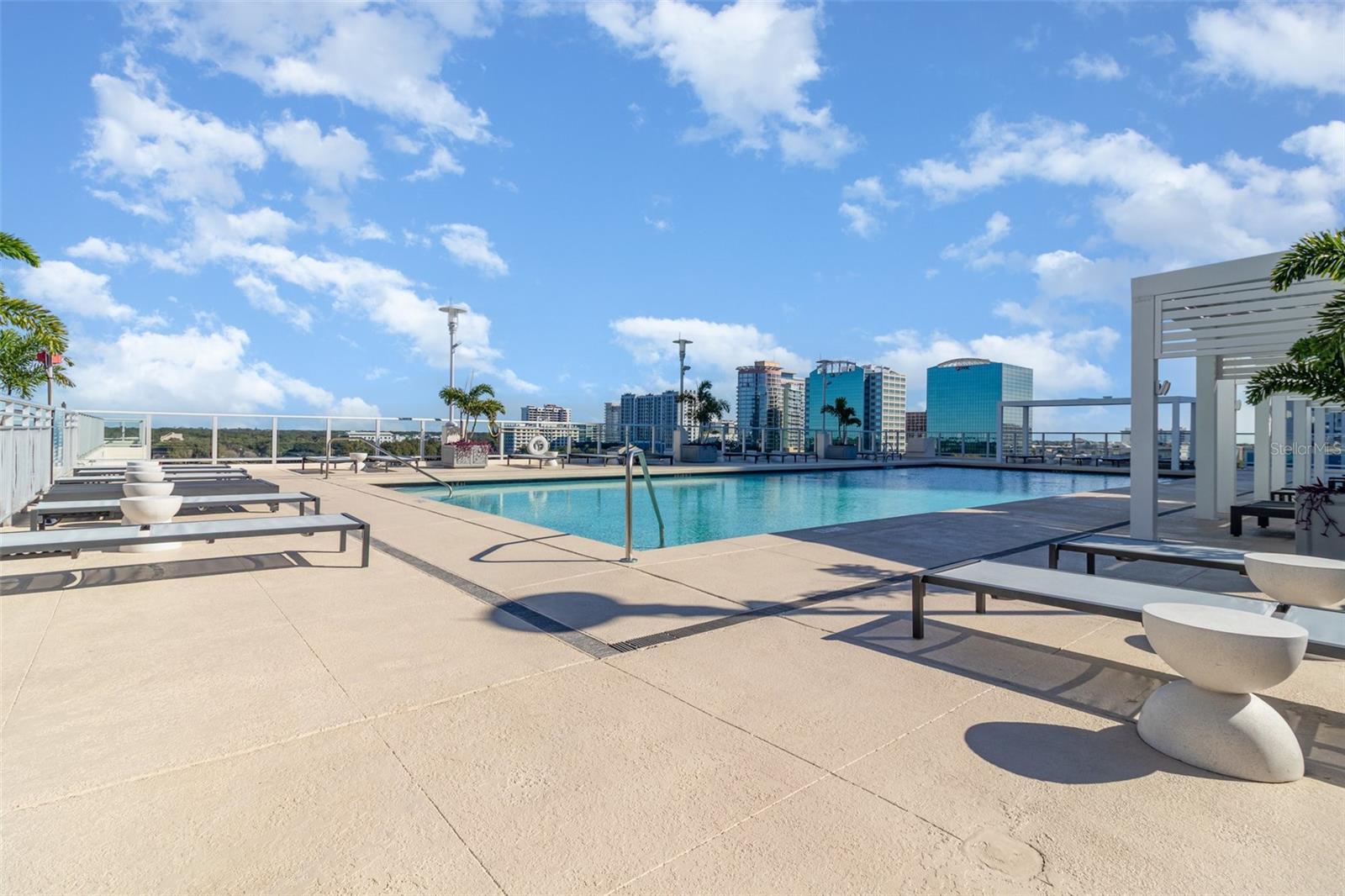 VUE/LK EOLA - Residential