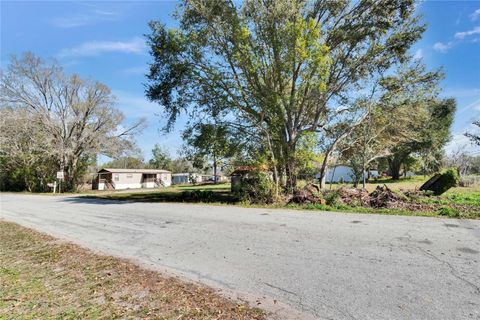 A home in LAKELAND