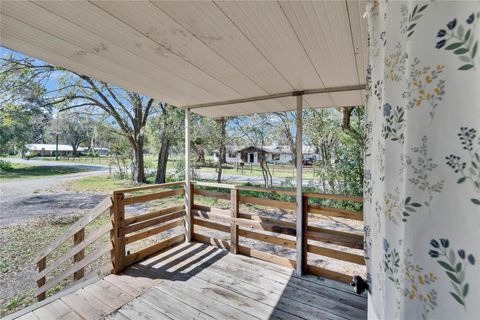 A home in LAKELAND