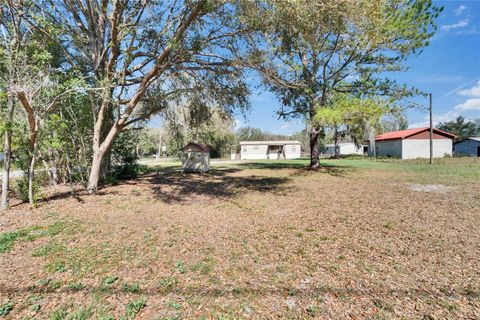 A home in LAKELAND