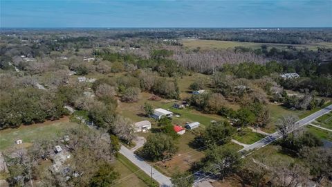 A home in LAKELAND