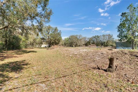 A home in LAKELAND