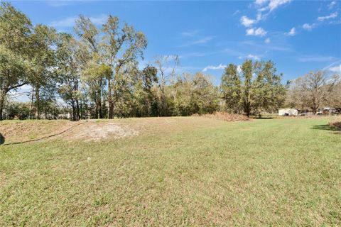 A home in LAKELAND