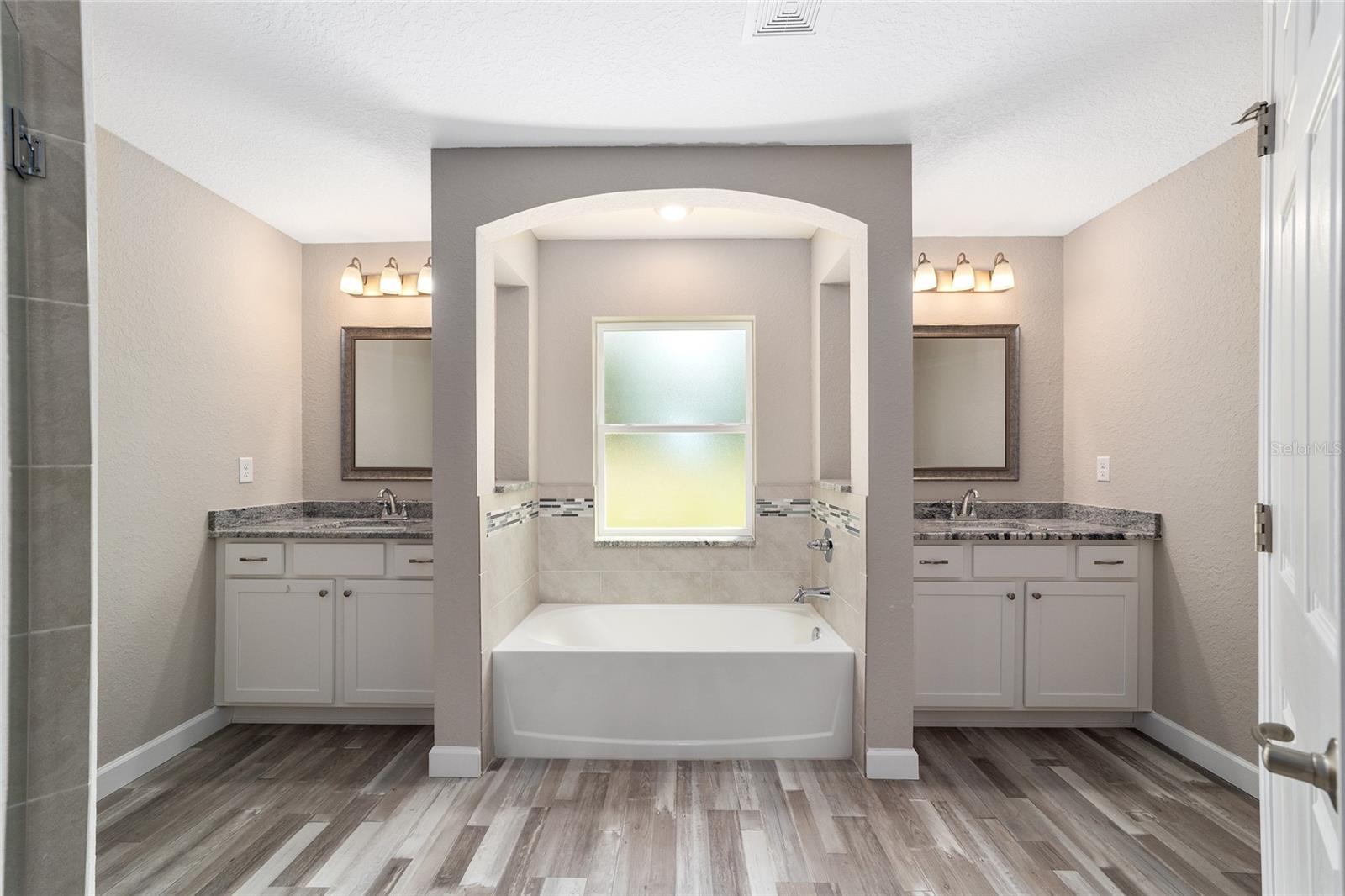 OCALA WATERWAY ESTATE - Residential