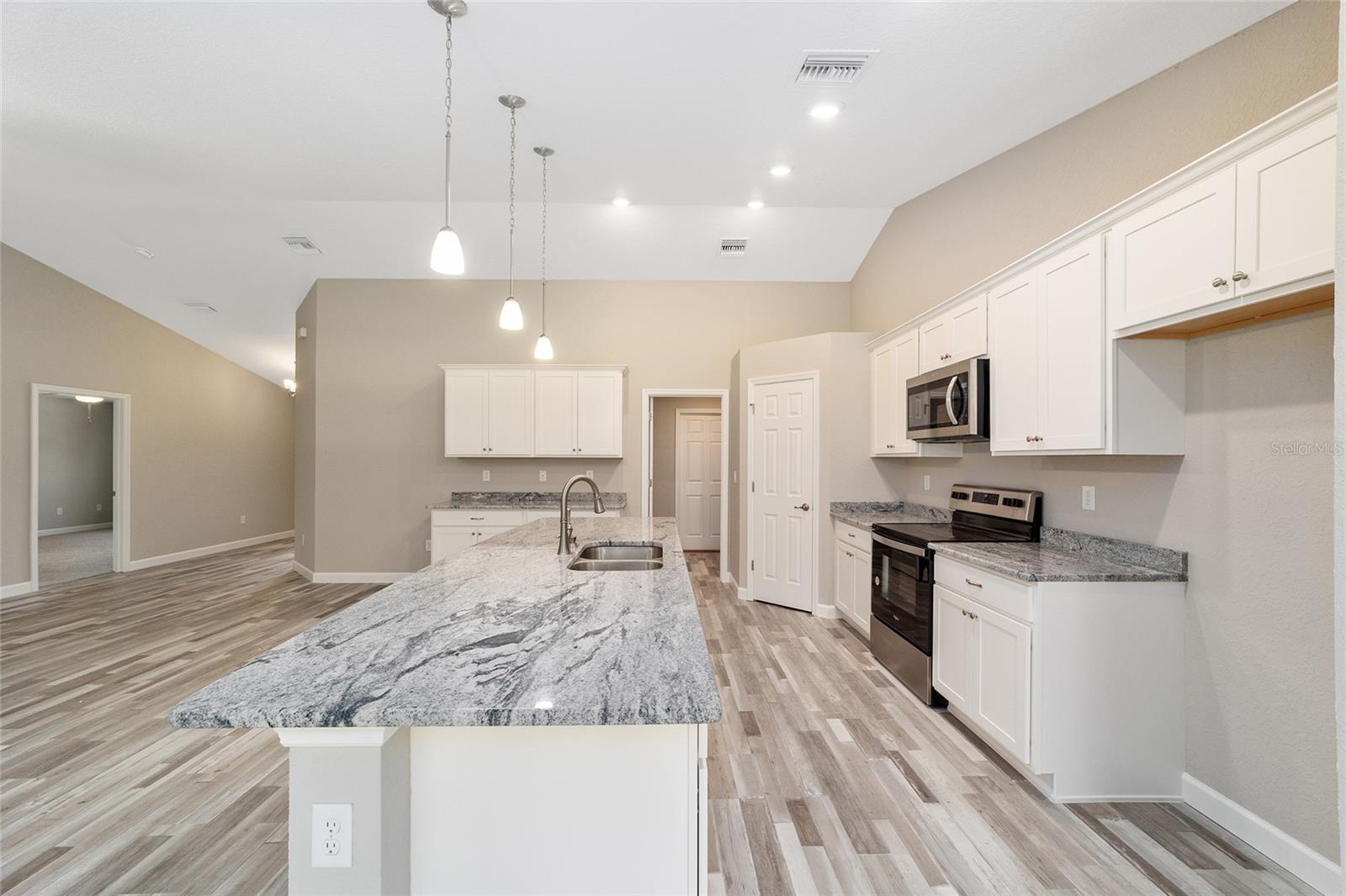 OCALA WATERWAY ESTATE - Residential