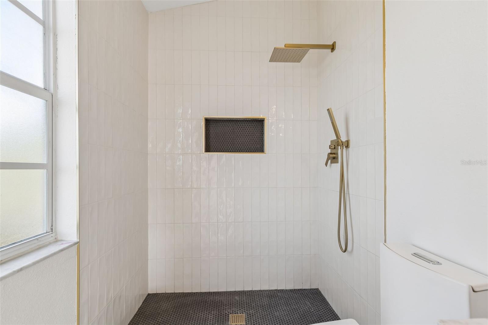 TOWNHOMES AT MILLBROOKE RANCH - Residential