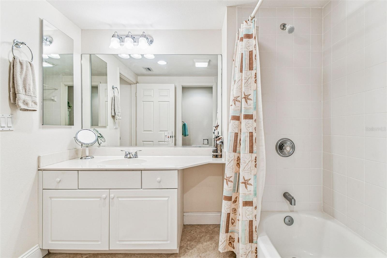 WESTVIEW GRANDE CONDO, THE - Residential