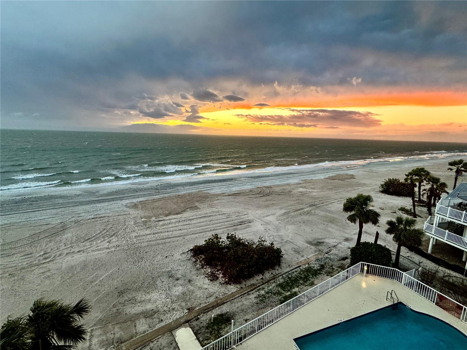 WESTVIEW GRANDE CONDO, THE - Residential