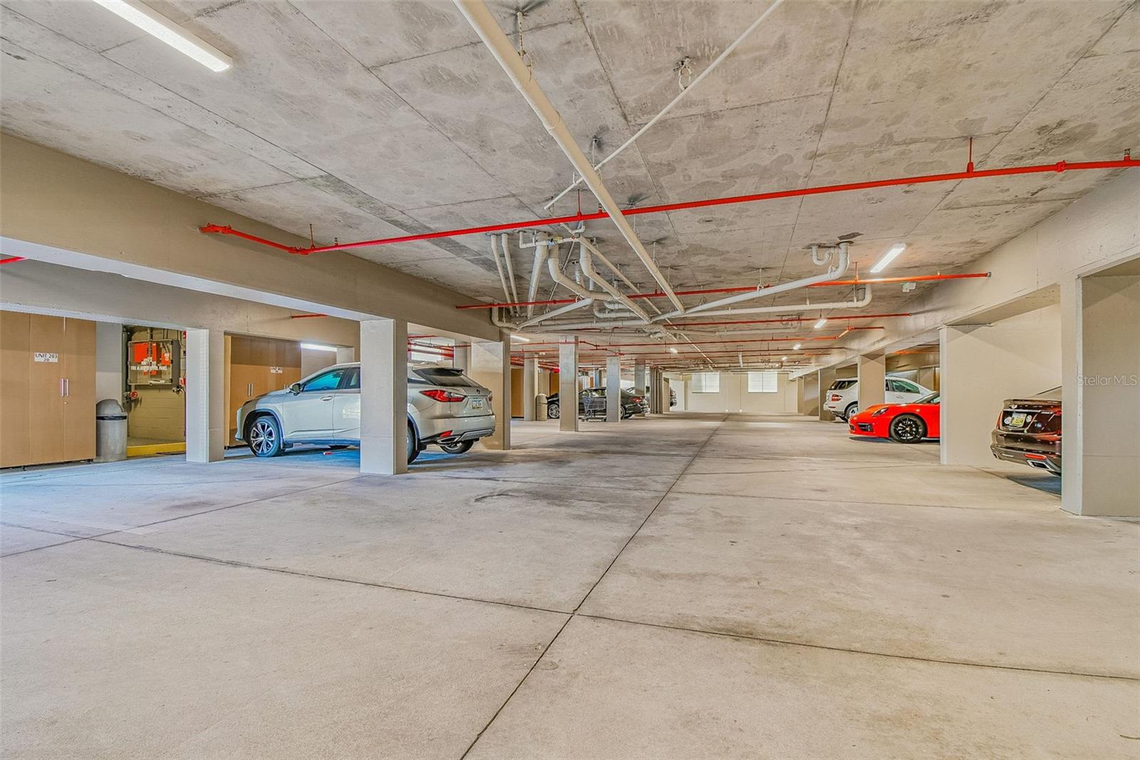 WESTVIEW GRANDE CONDO, THE - Residential