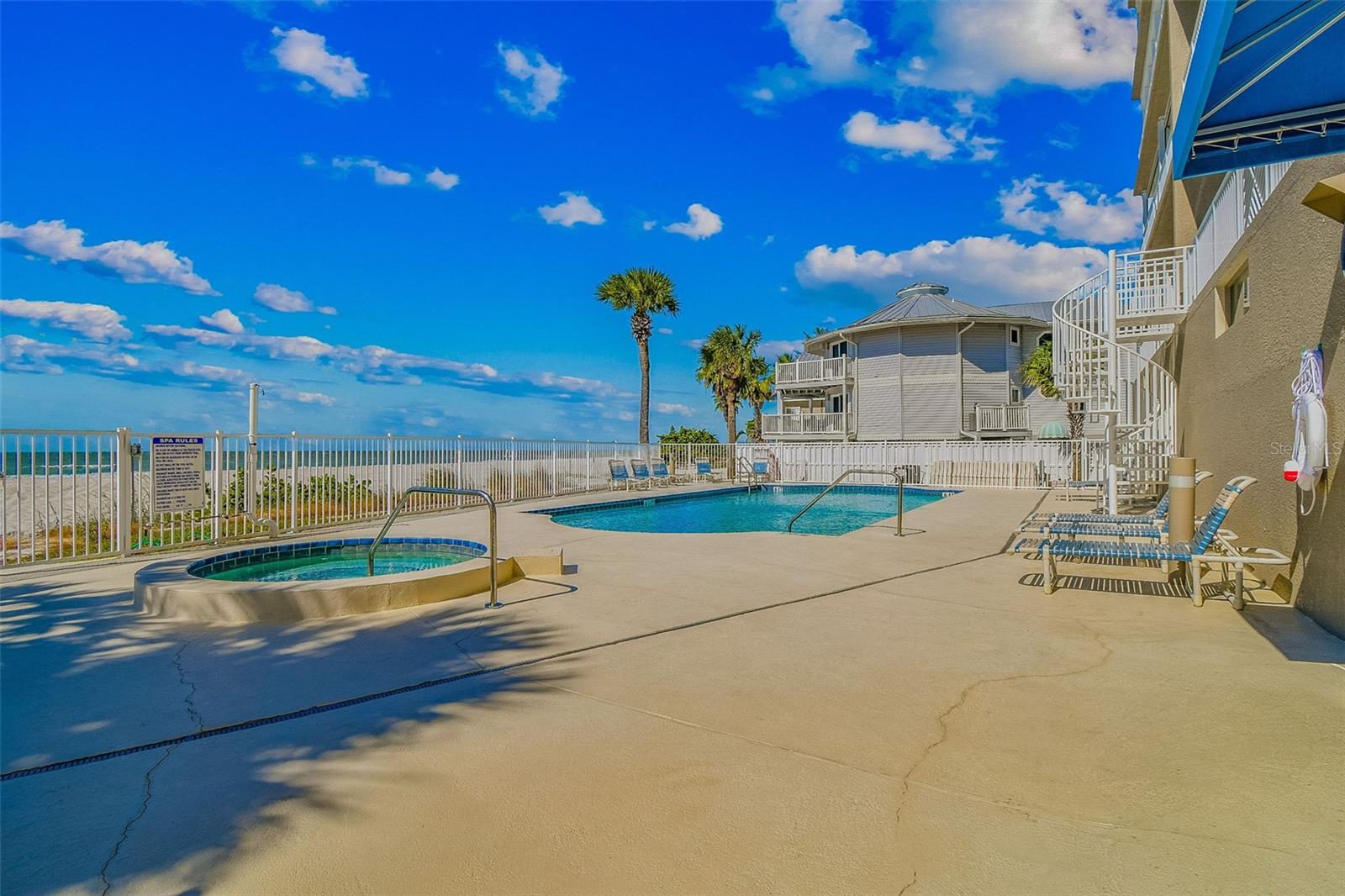 WESTVIEW GRANDE CONDO, THE - Residential