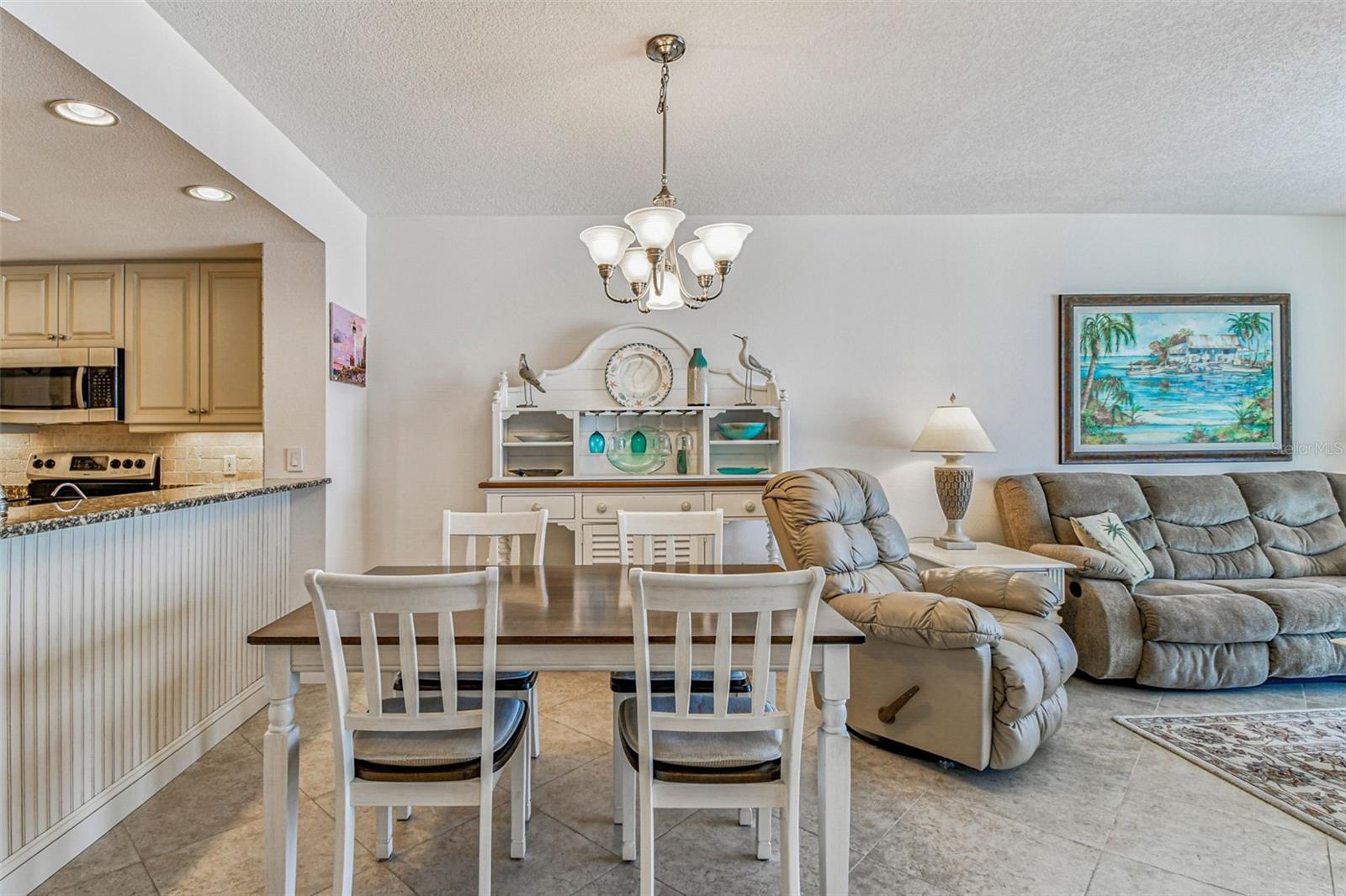 WESTVIEW GRANDE CONDO, THE - Residential