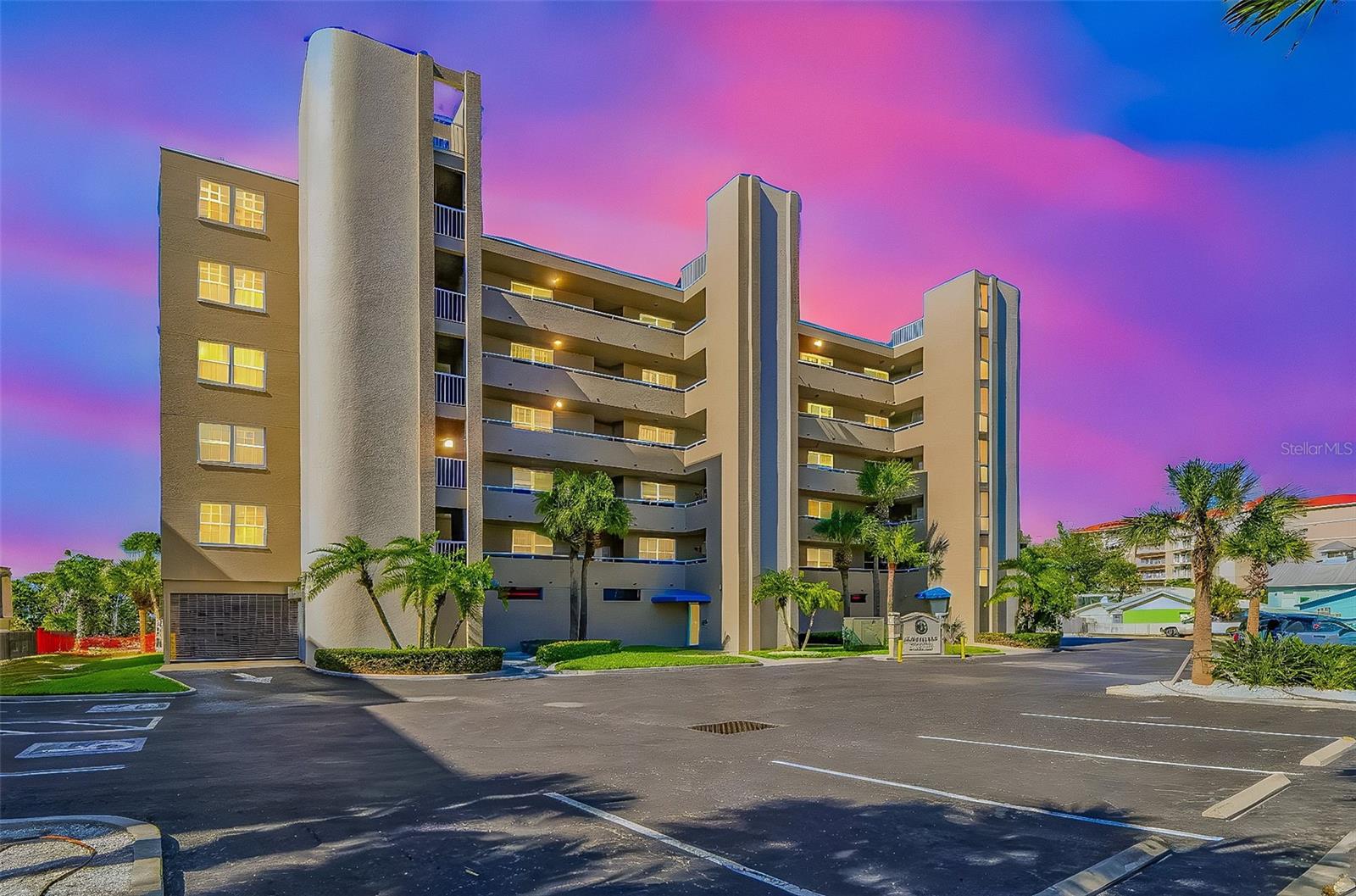 WESTVIEW GRANDE CONDO, THE - Residential