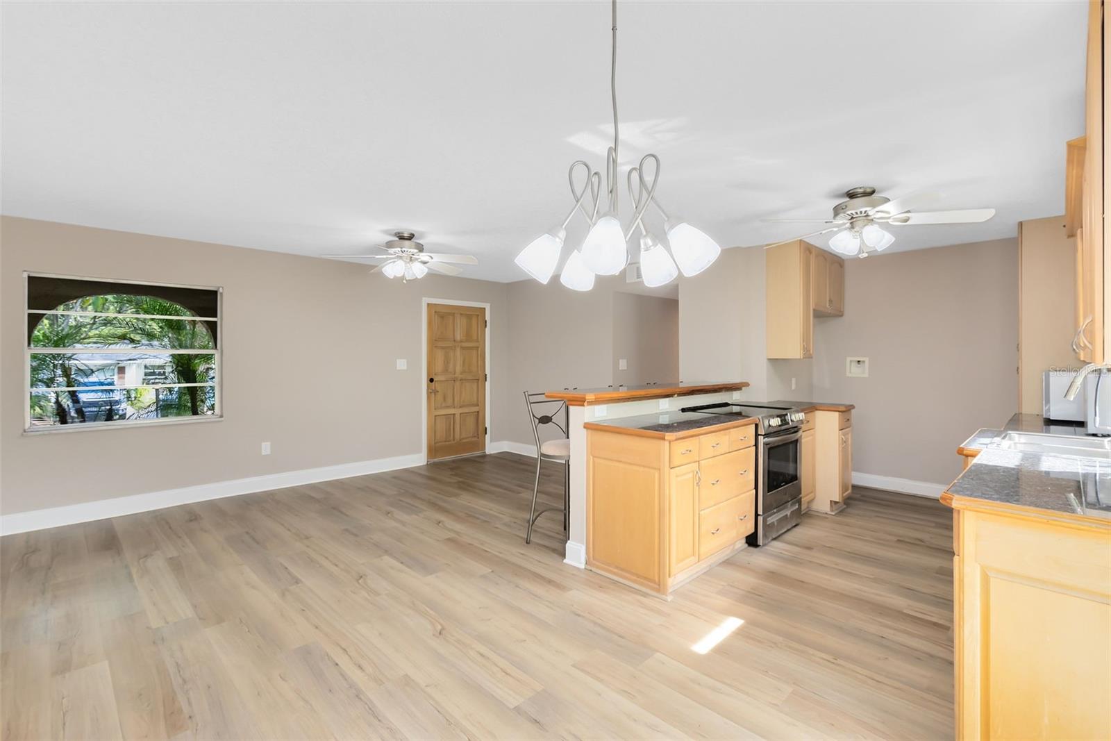 180 N LAKEWOOD CIRCLE