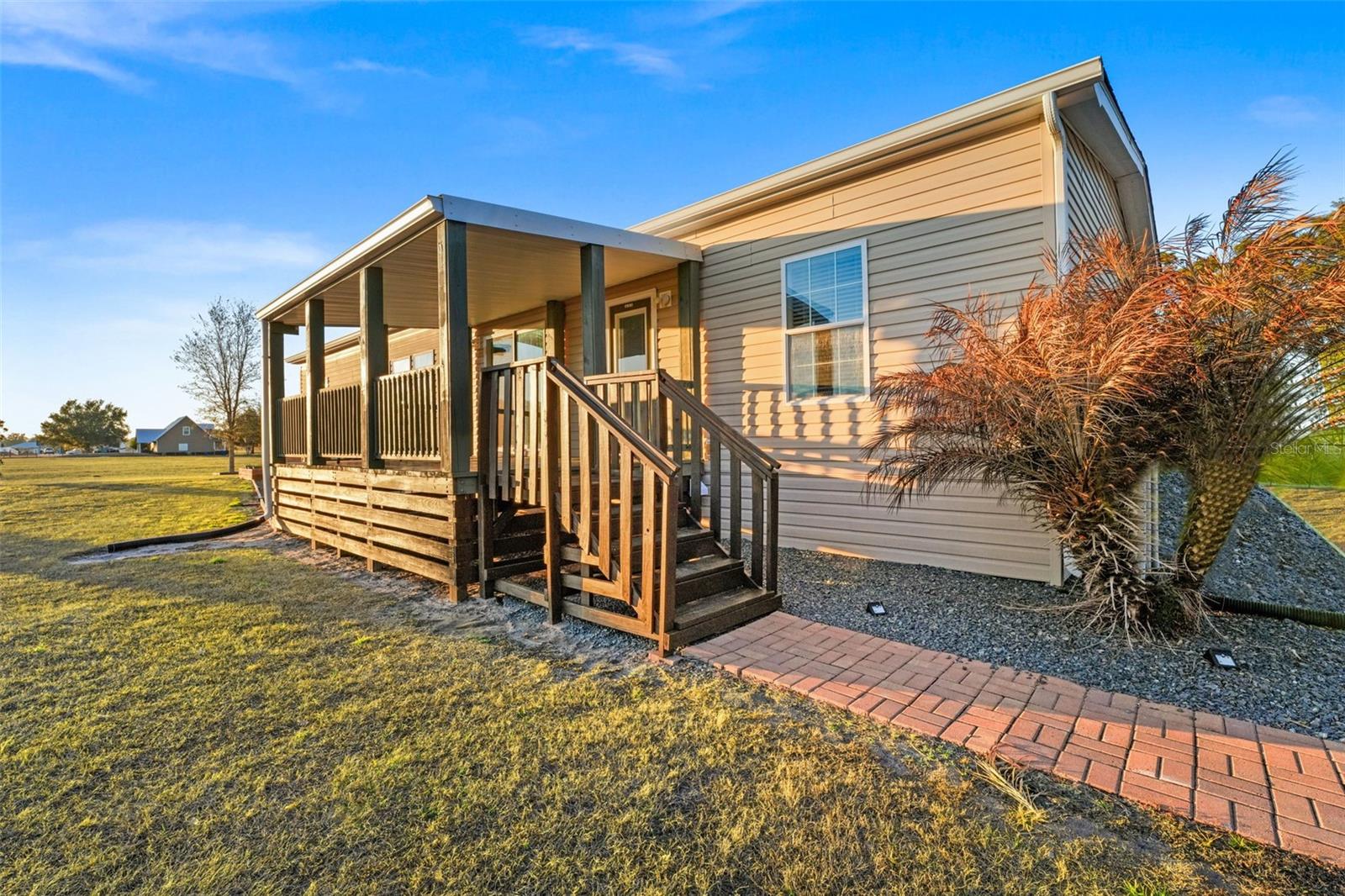 TWIN T OAKS - Residential