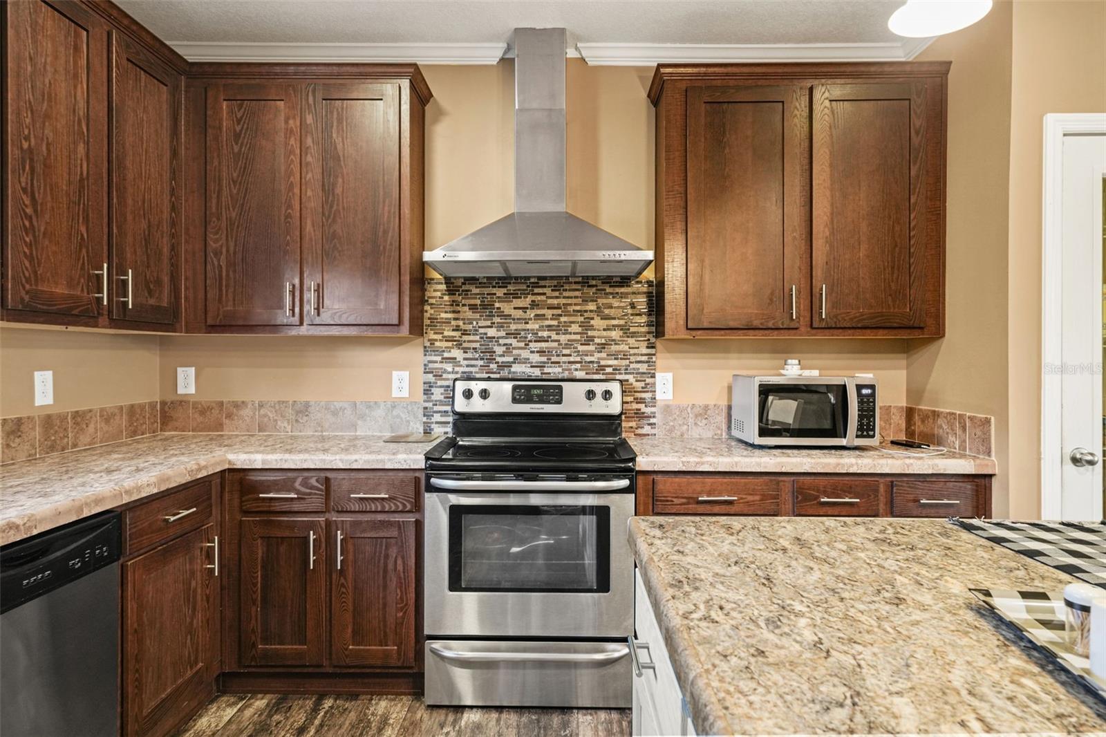 TWIN T OAKS - Residential