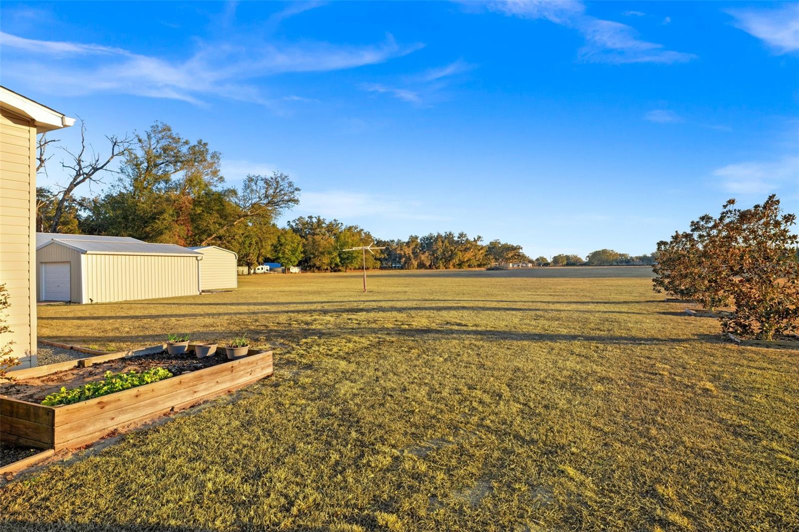 TWIN T OAKS - Residential