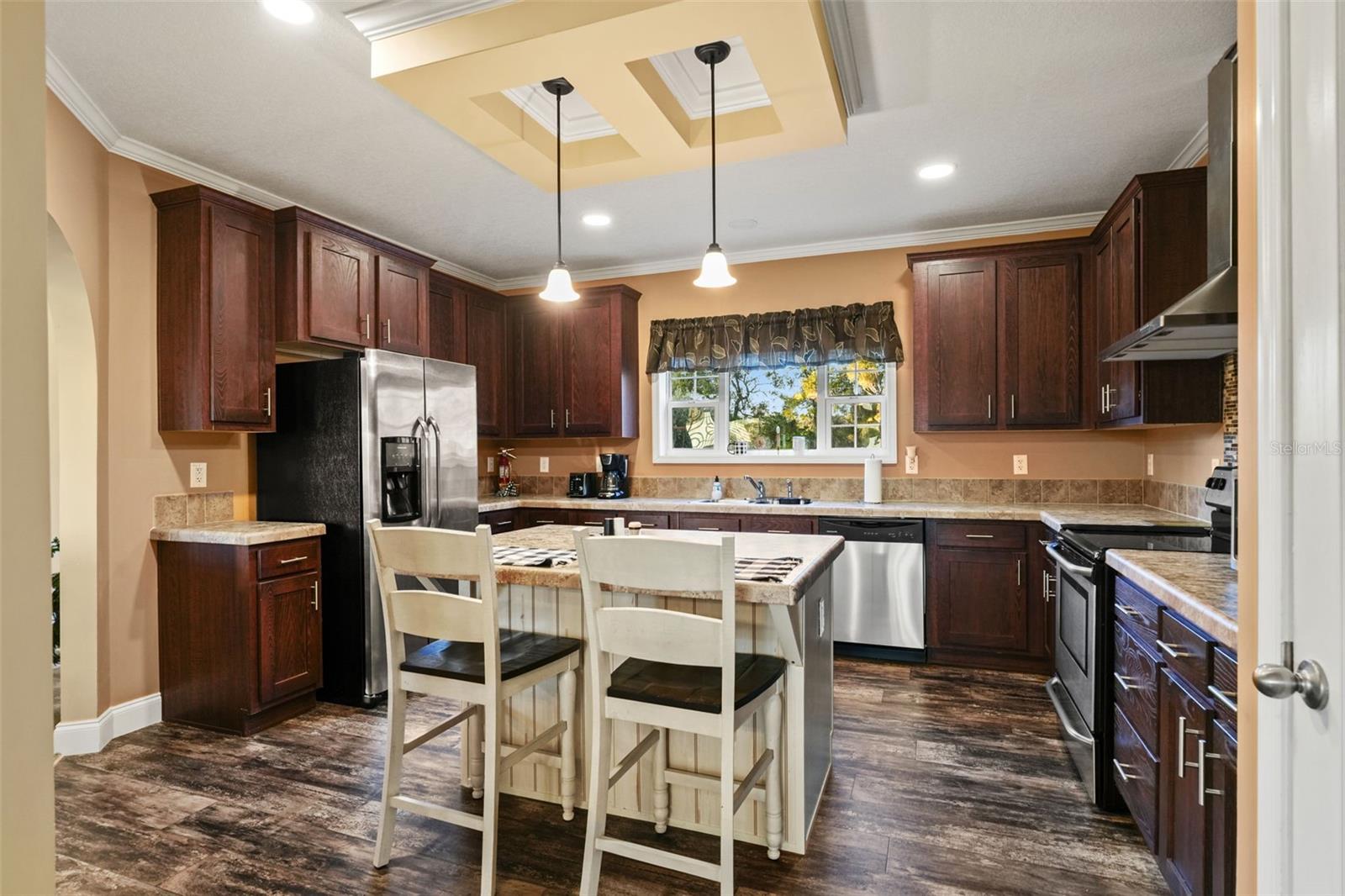 TWIN T OAKS - Residential