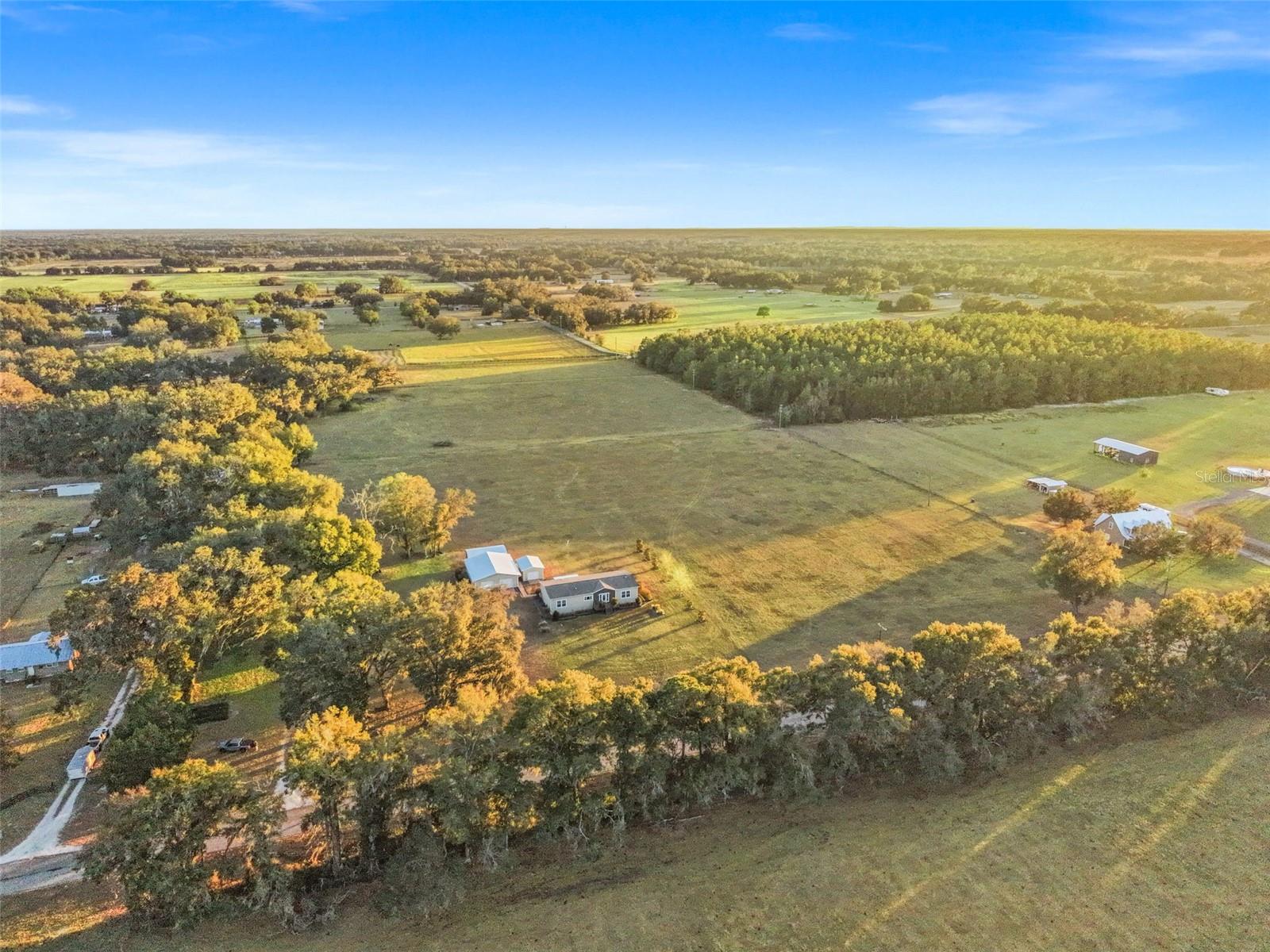 TWIN T OAKS - Residential