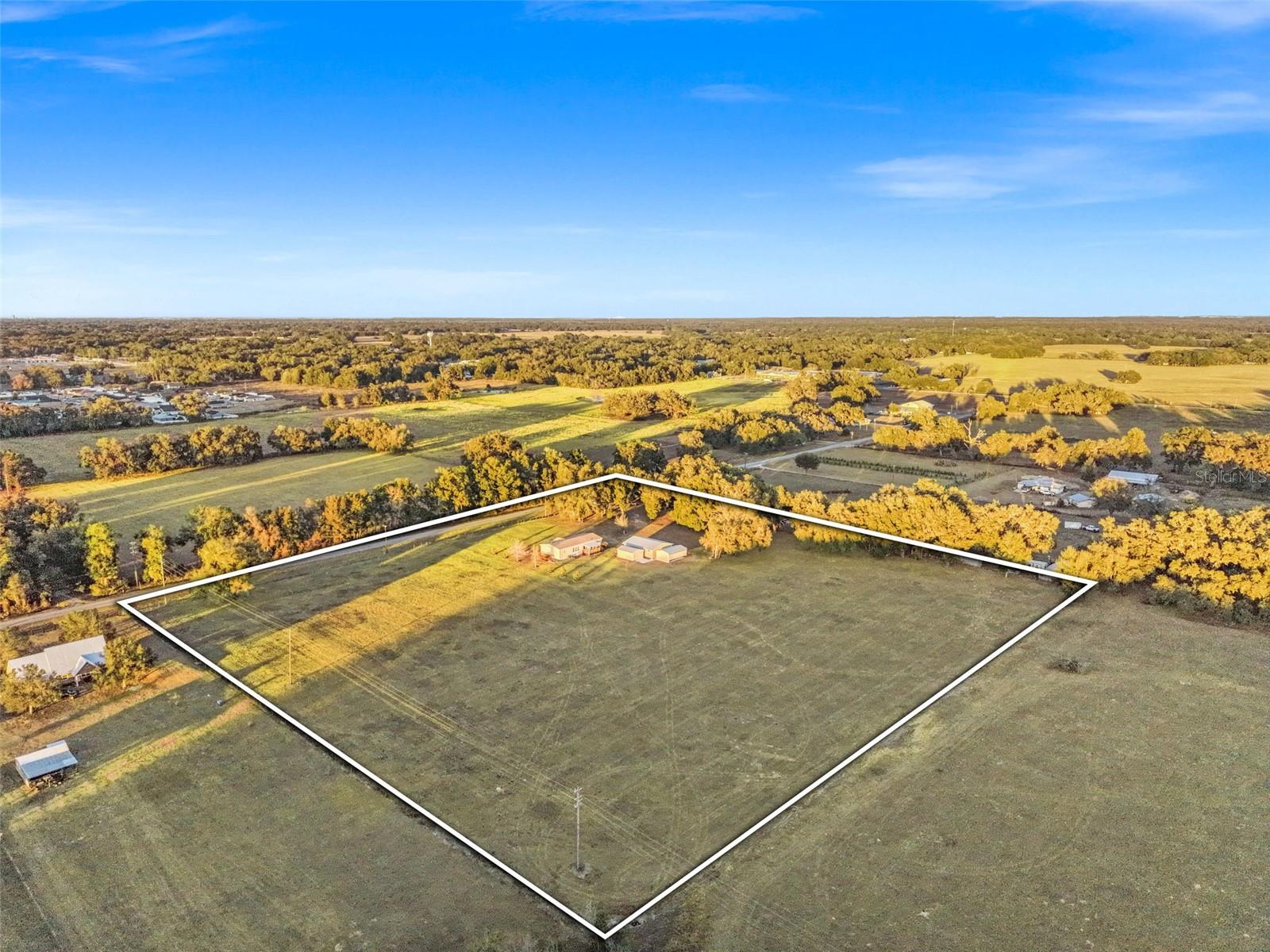 TWIN T OAKS - Residential