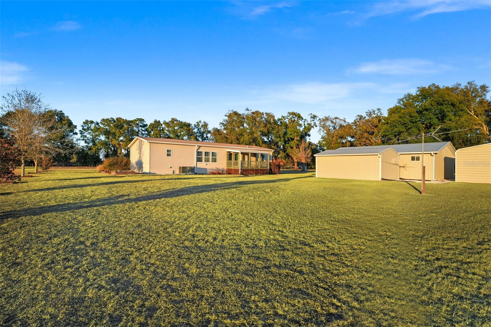 TWIN T OAKS - Residential