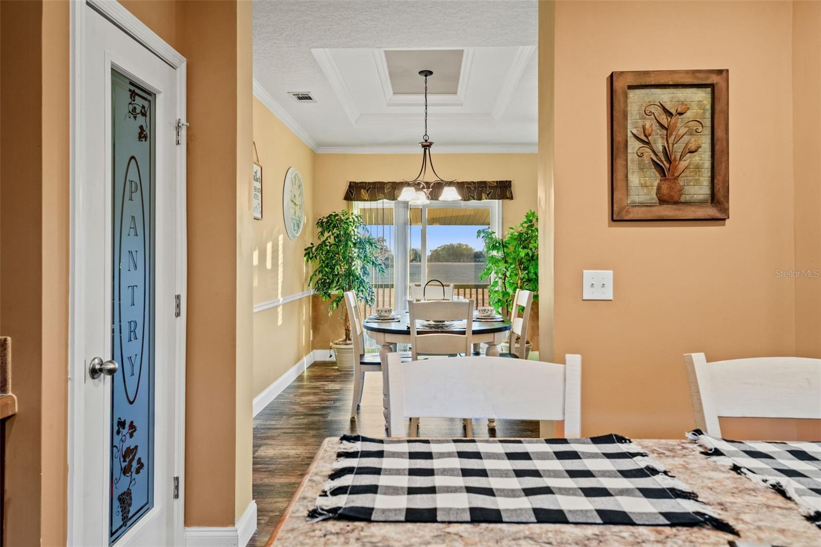 TWIN T OAKS - Residential