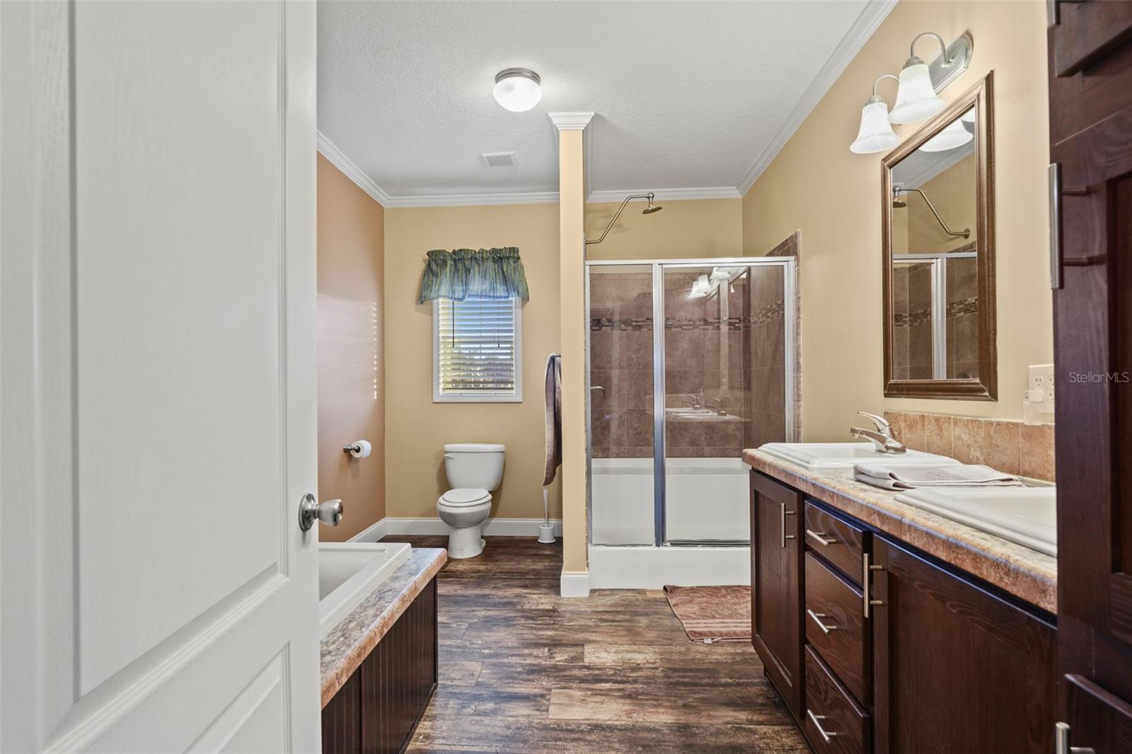 TWIN T OAKS - Residential