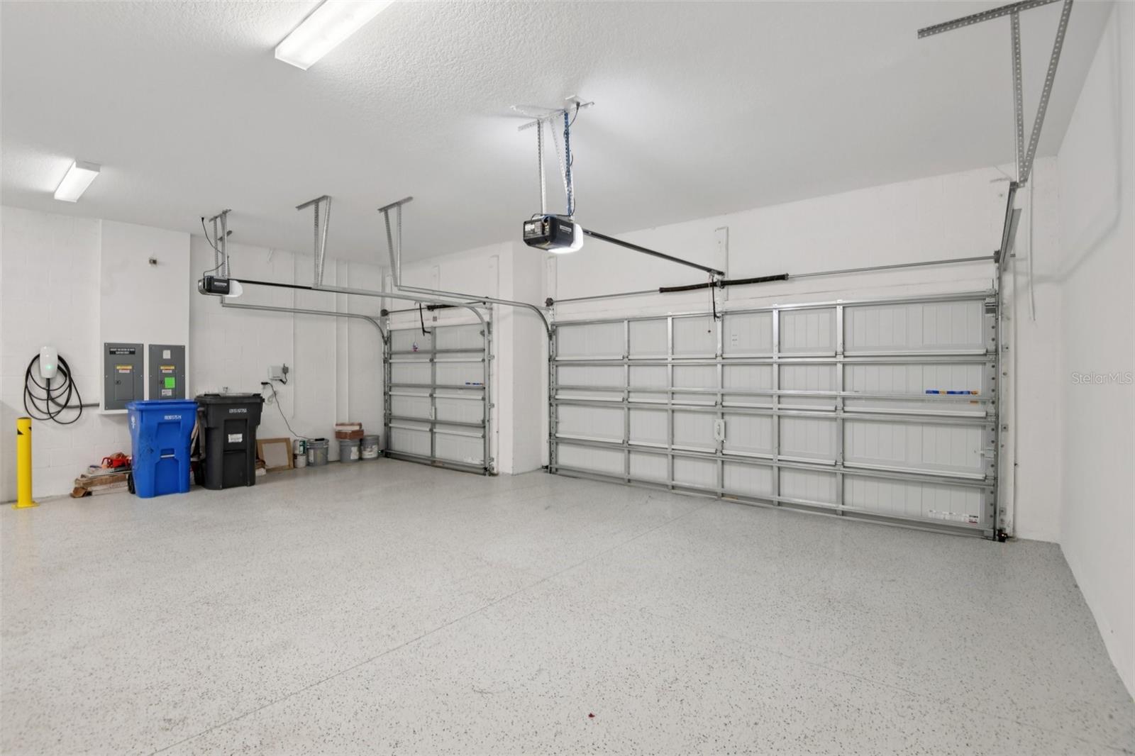 HAMMOCK CREST - Residential