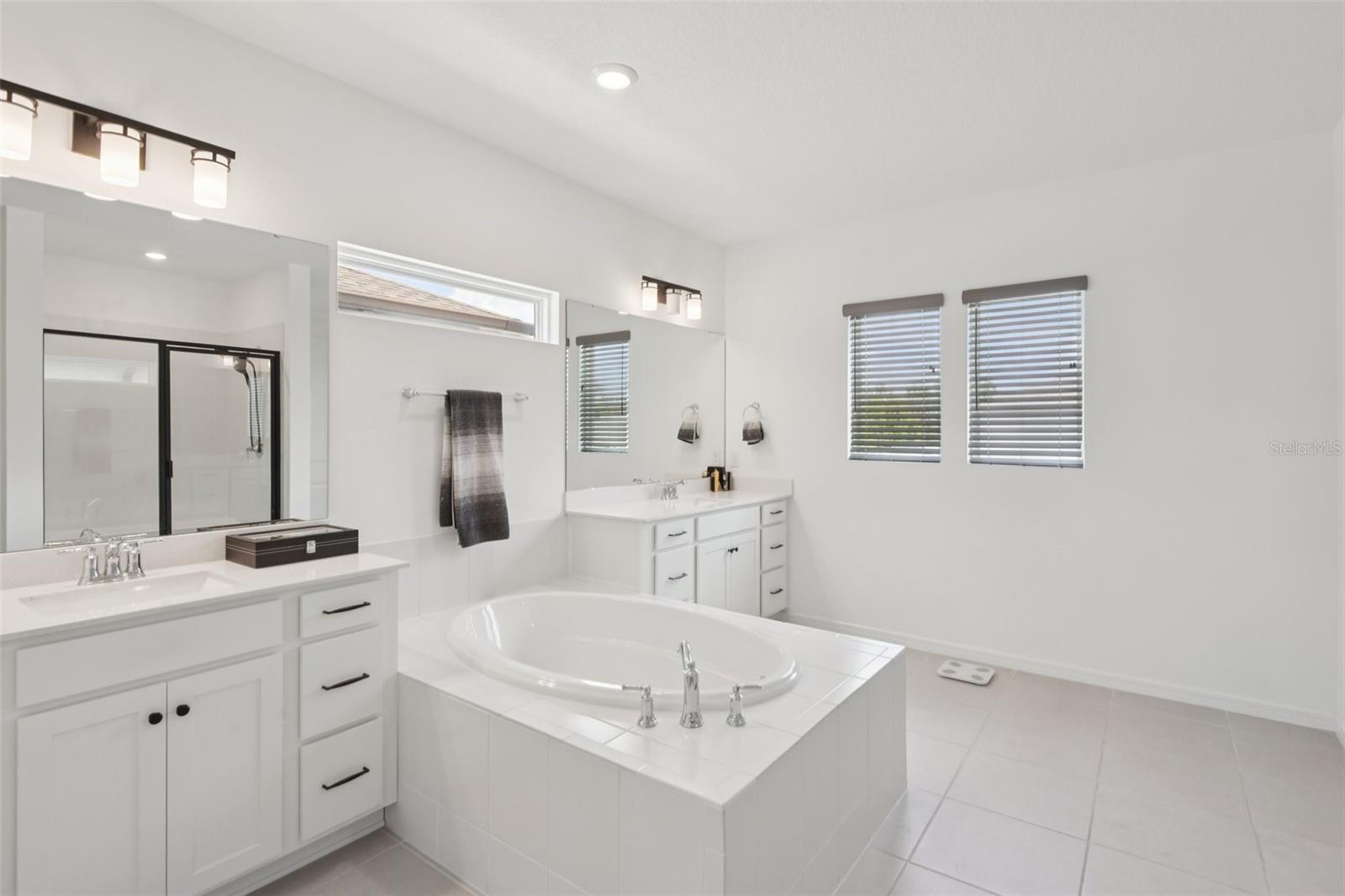 HAMMOCK CREST - Residential