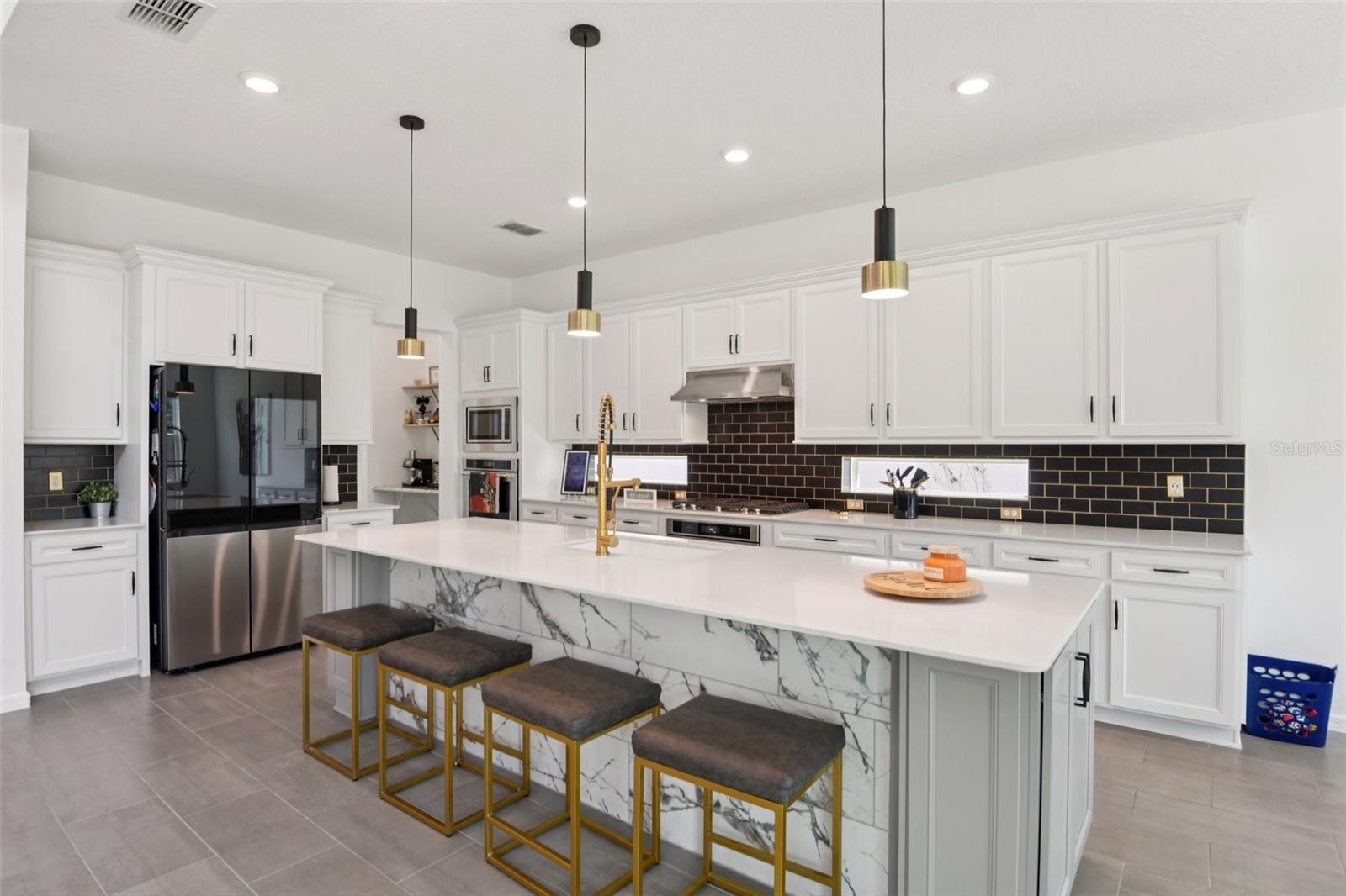 HAMMOCK CREST - Residential